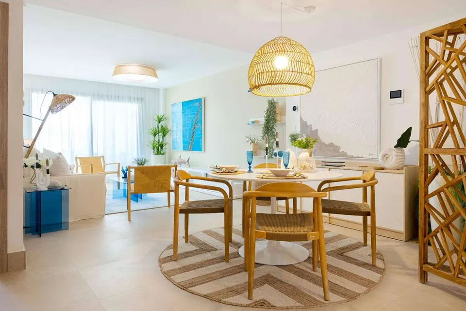 Penthouse z basenem w Casares — zdjęcie