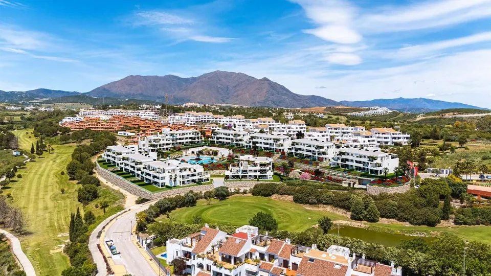 Apartament z ogrodem w Casares — zdjęcie