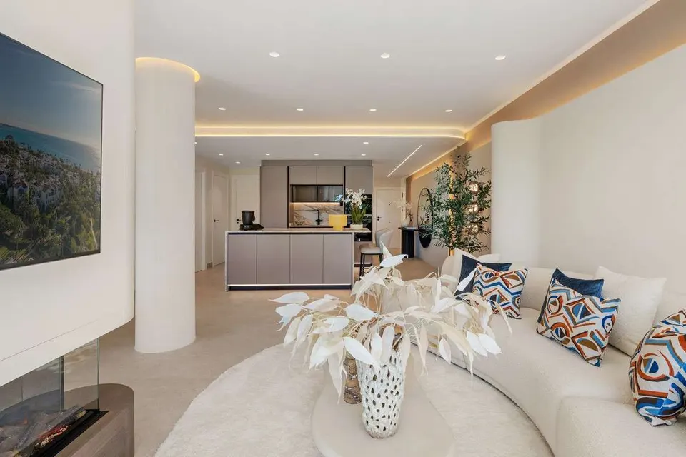 Apartament na plaży w Esteponie — zdjęcie