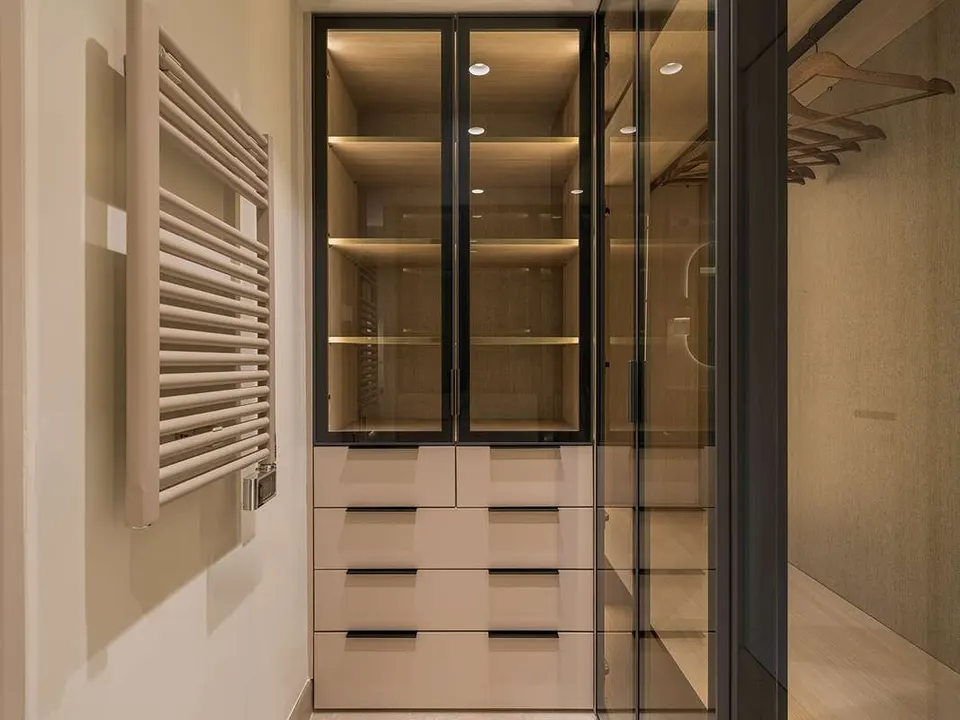 Apartament z kominkiem w Esteponie — zdjęcie