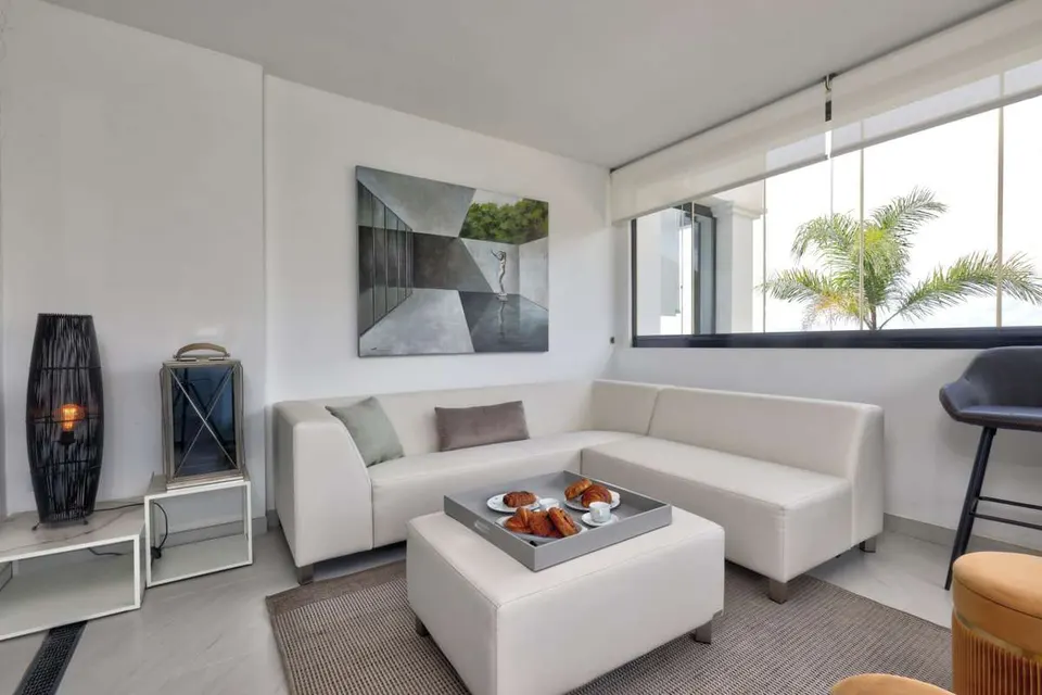 Apartament nowoczesny apartament w Esteponie — zdjęcie