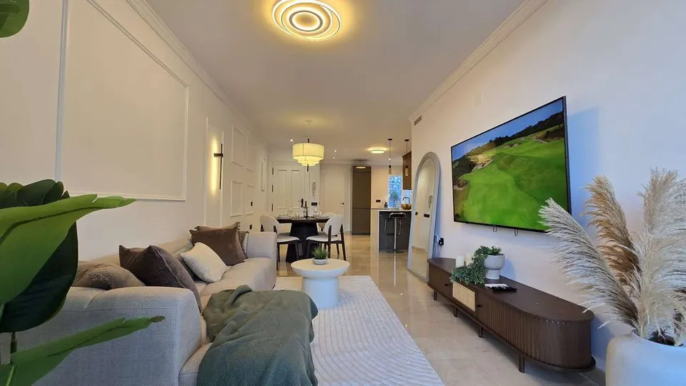 Apartament z widokiem na jezioro w Benahavís — zdjęcie