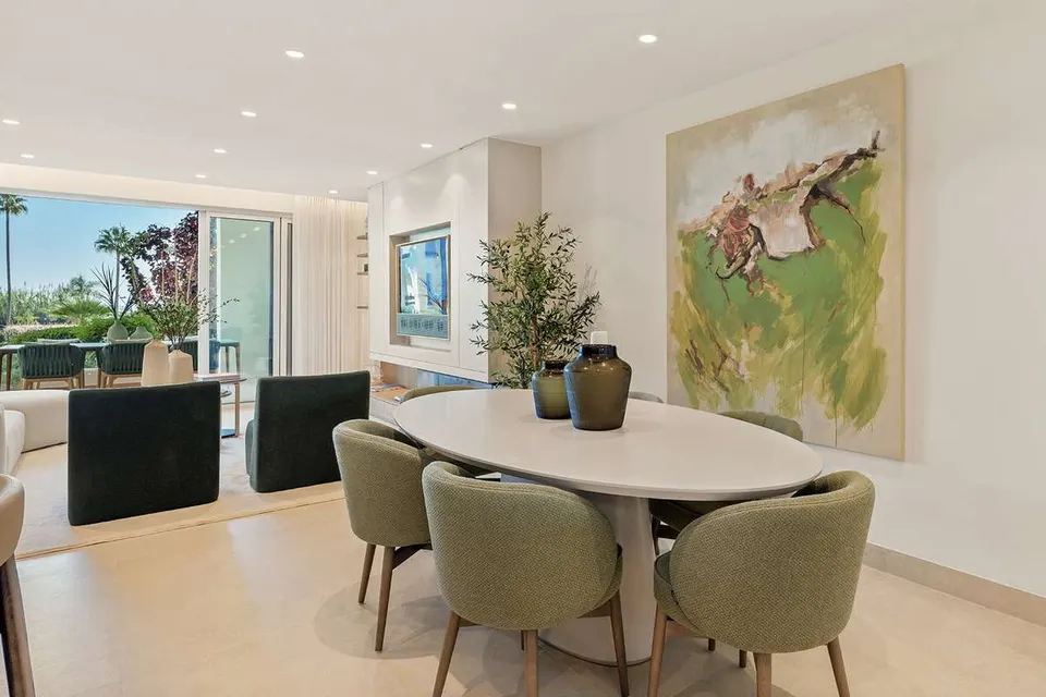 Apartament przy plaży w Esteponie — zdjęcie