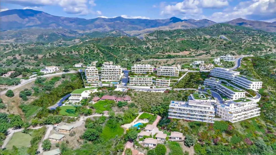 Penthouse z widokiem na morze w Esteponie — zdjęcie