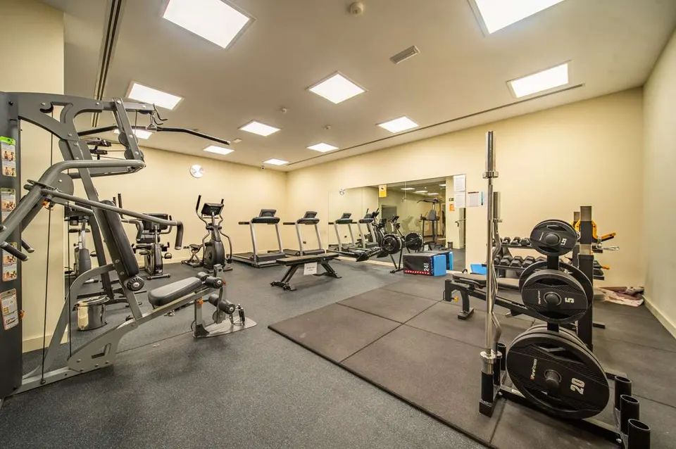 Apartament w kompleksie golfowym w Esteponie — zdjęcie