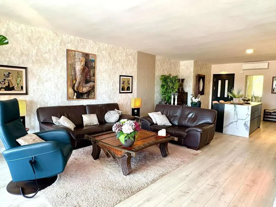 Apartament z widokiem na góry w Benahavís — zdjęcie