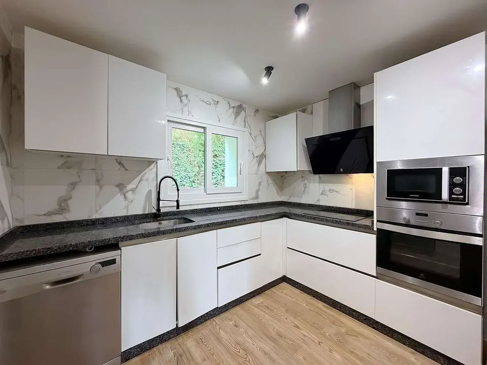 Apartament z widokiem na jezioro w Benahavís — zdjęcie 3 z 16
