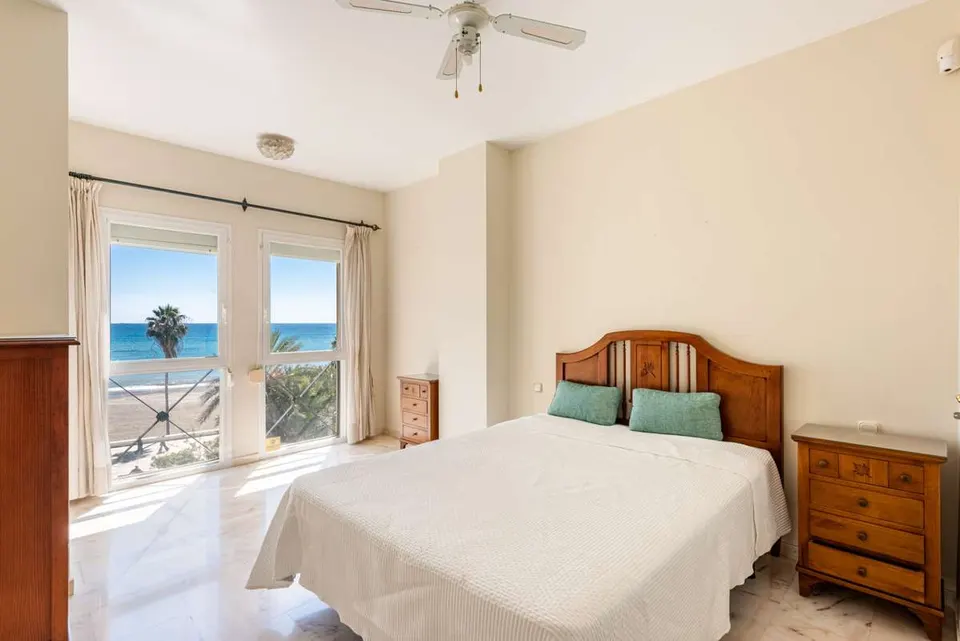 Apartament przy plaży w Esteponie — zdjęcie