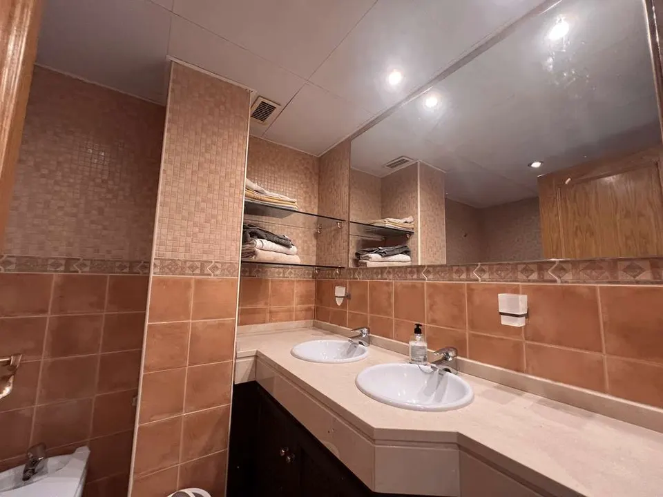 Apartament z basenem w Esteponie — zdjęcie
