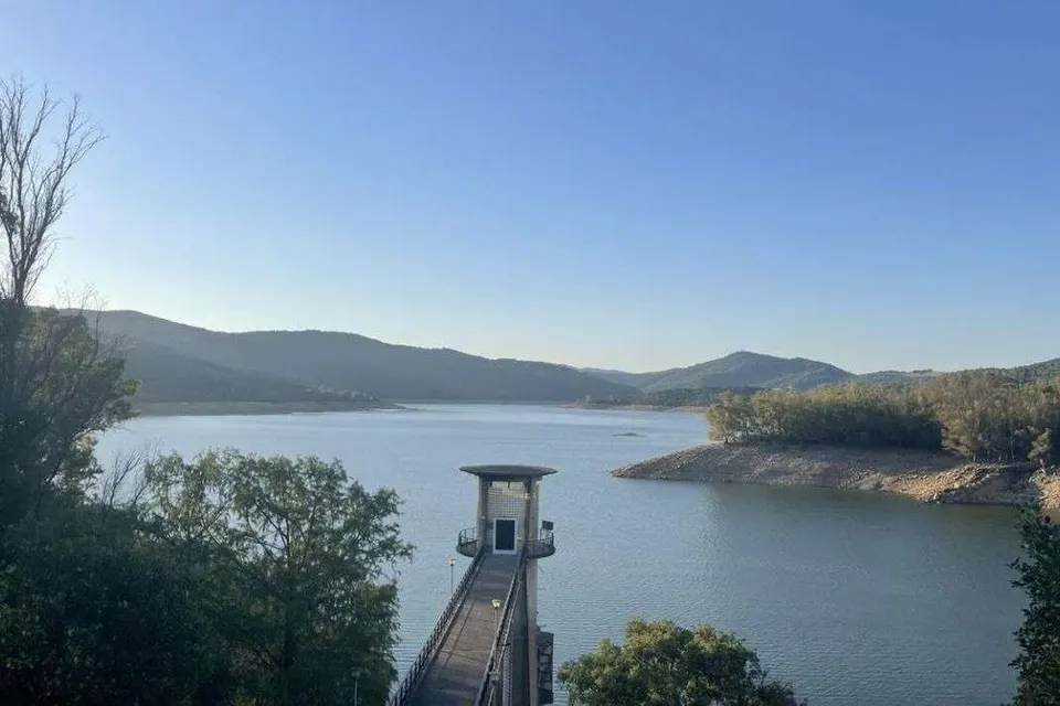 Nieruchomość z dostępem do jeziora w Castellar de la Frontera — zdjęcie