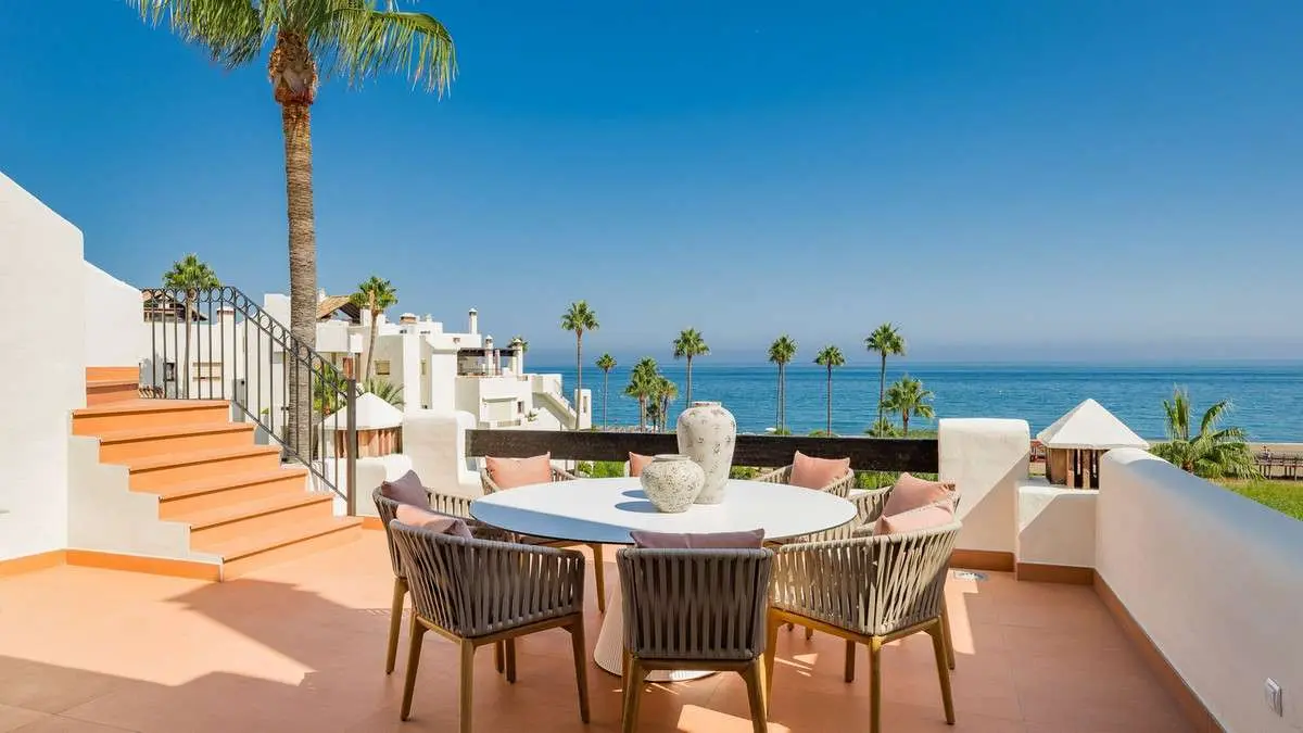Penthouse przy plaży w Esteponie