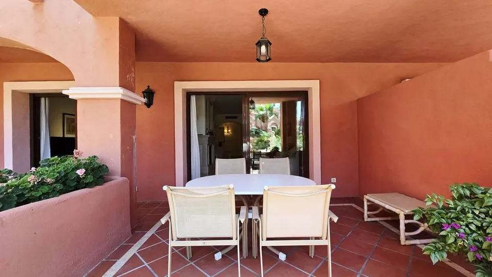 Apartament z tarasem w Marbelli — zdjęcie