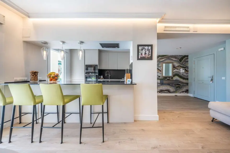 Apartament z widokiem na ogrody w Marbelli — zdjęcie