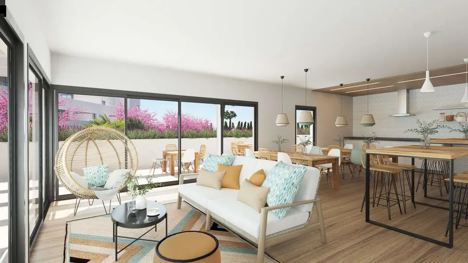Penthouse z prywatnym ogrodem w Esteponie — zdjęcie
