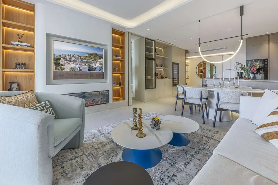 Apartament z bezpośrednim dostępem do plaży w Esteponie — zdjęcie