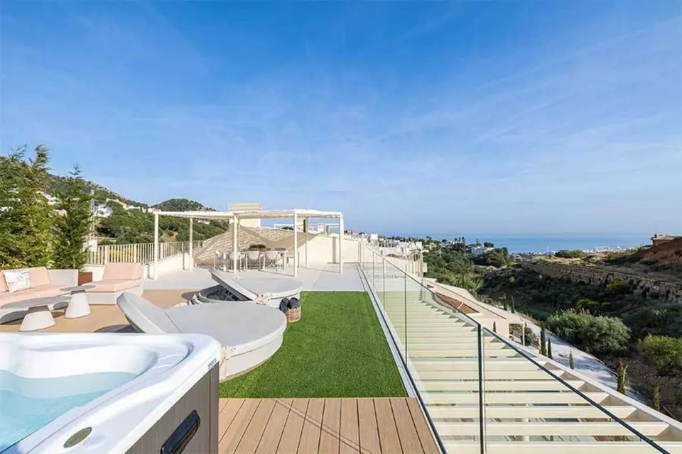 Penthouse z solarium w Mijas — zdjęcie