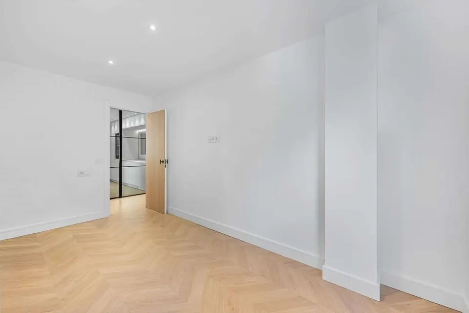 Apartament z nowoczesnym designem w Maladze — zdjęcie