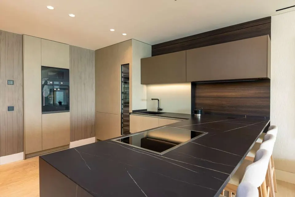 Penthouse przy plaży w Esteponie — zdjęcie