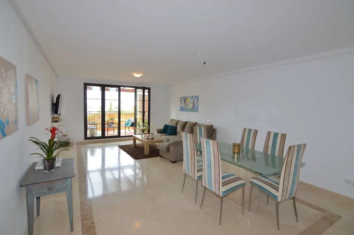 Penthouse przy polu golfowym w Benahavís