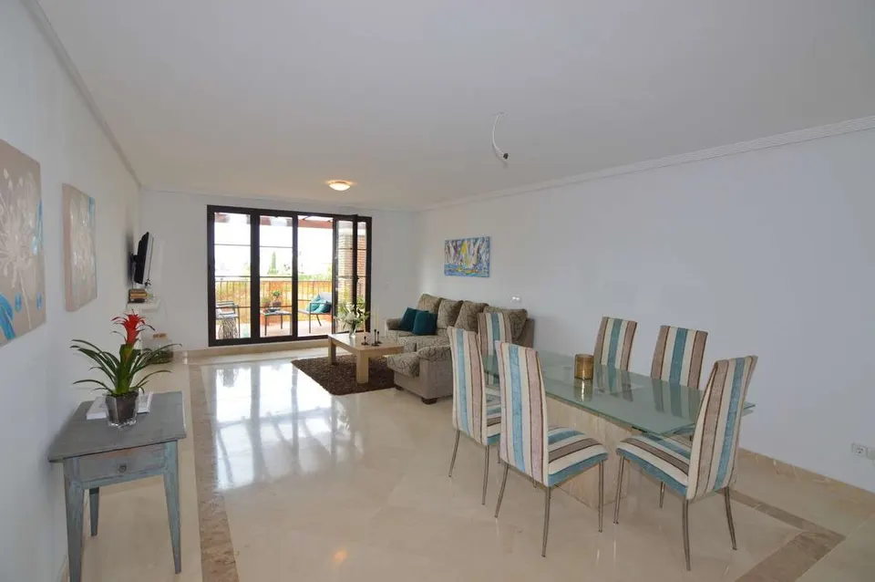 Penthouse przy polu golfowym w Benahavís — zdjęcie