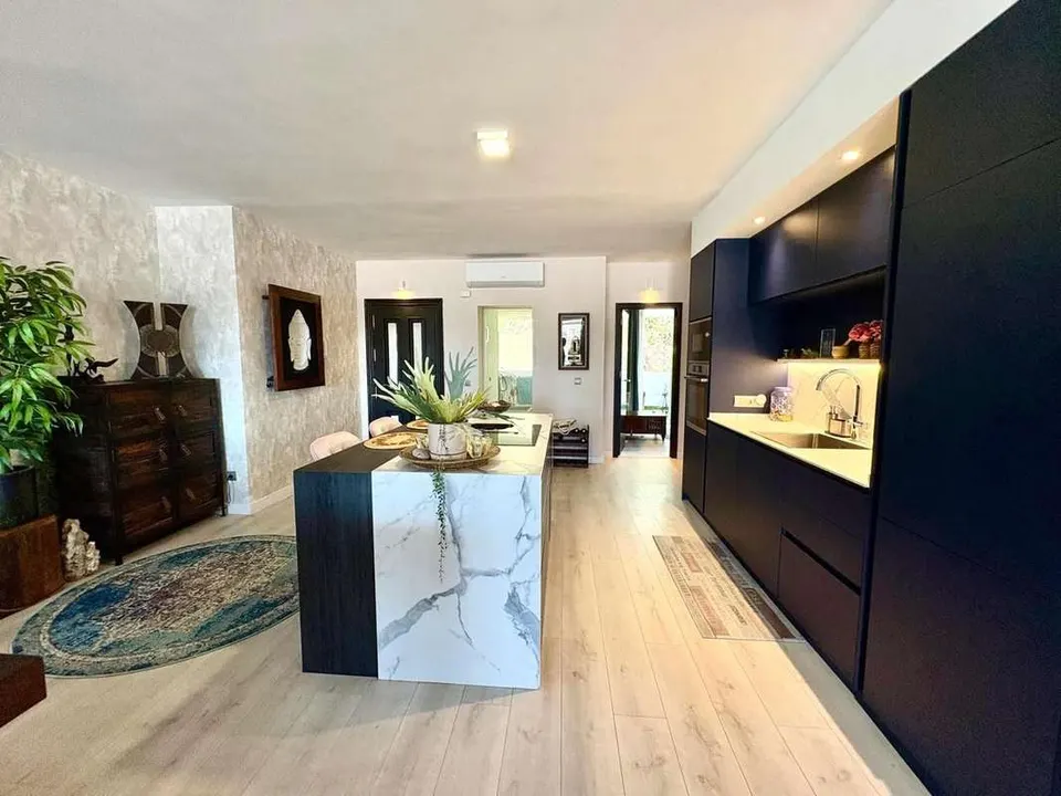Apartament z widokiem na góry w Benahavís — zdjęcie