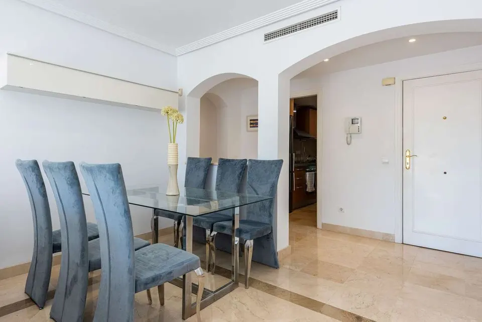 Penthouse z widokiem na naturę w Benahavís — zdjęcie