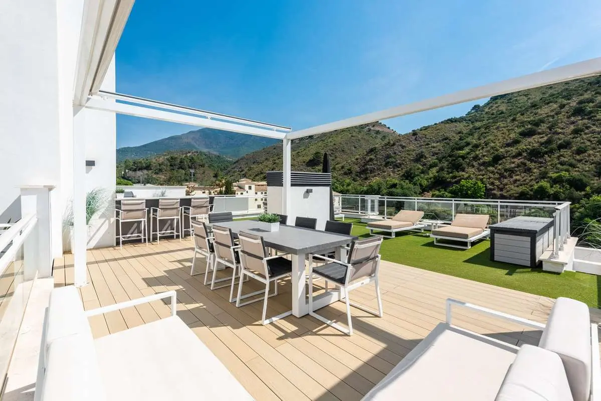 Penthouse z tarasem w Benahavís