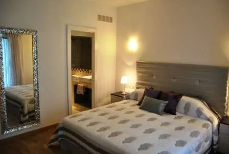Apartament z widokiem na marinę w Marbelli — zdjęcie