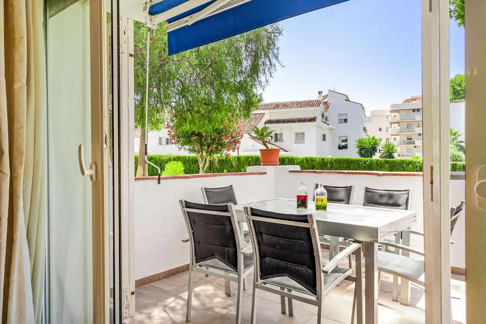 Apartament z tarasem w Marbelli — zdjęcie