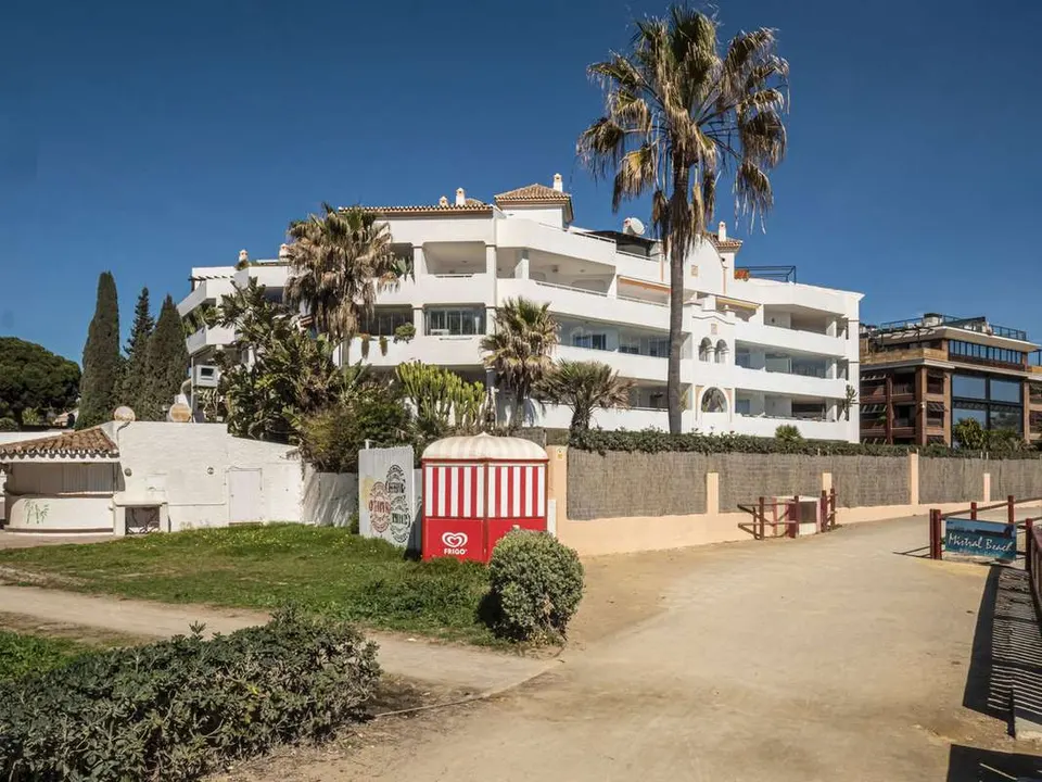 Apartament przy plaży w Marbelli — zdjęcie