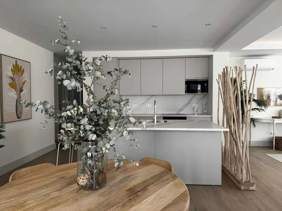 Apartament z tarasem w Maladze — zdjęcie