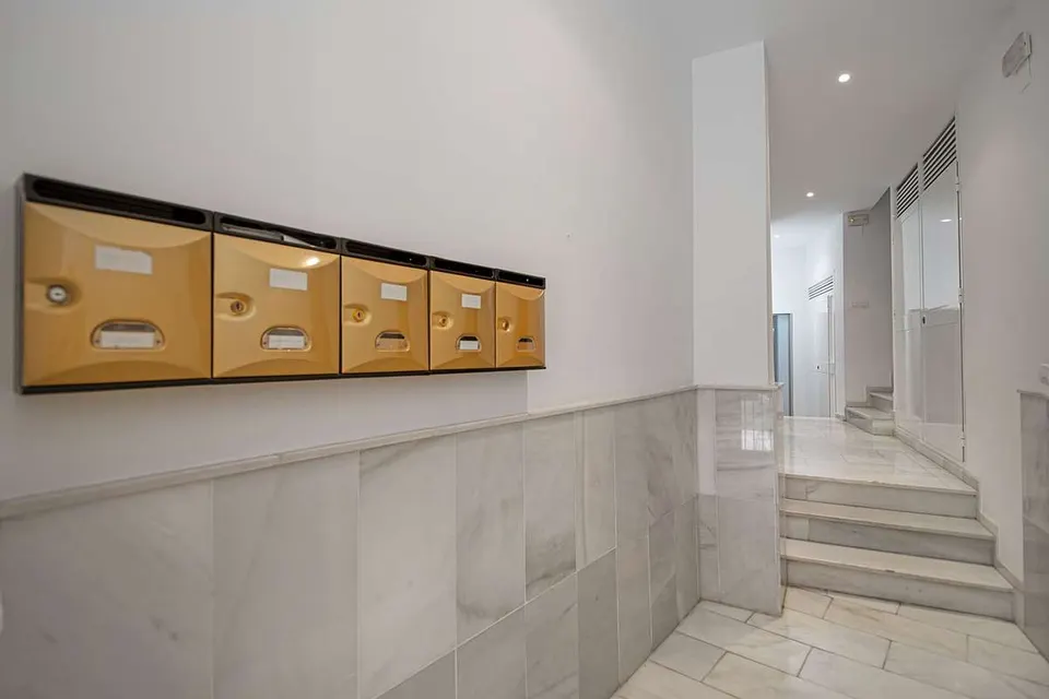Apartament przy placu w Maladze — zdjęcie 14 z 16