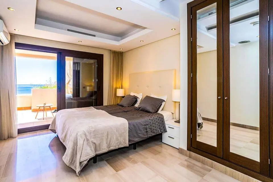 Apartament przy plaży w Esteponie — zdjęcie