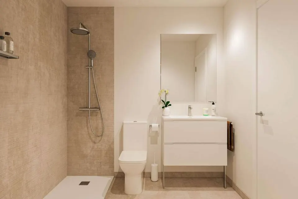 Apartament z prywatnym ogrodem w Mijas — zdjęcie
