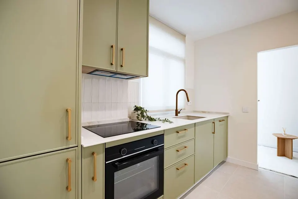 Apartament z balkonami w Maladze — zdjęcie