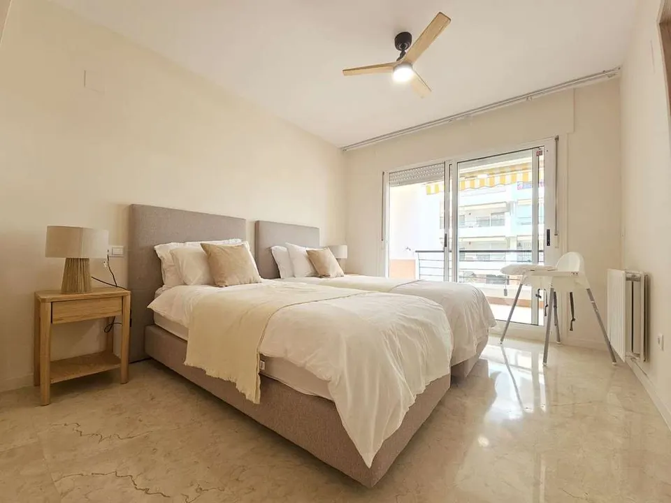 Apartament przy polu golfowym w Marbelli — zdjęcie