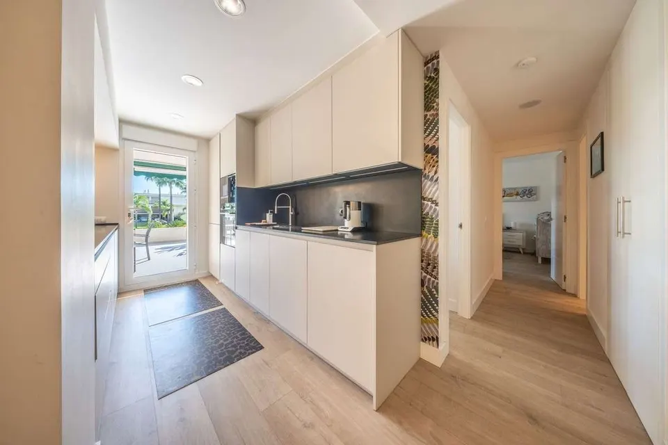 Apartament z widokiem na ogrody w Marbelli — zdjęcie