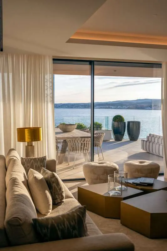 Penthouse przy plaży w Esteponie — zdjęcie