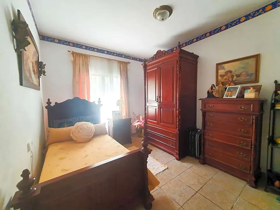Dom z dużym polem w San Martín del Tesorillo — zdjęcie