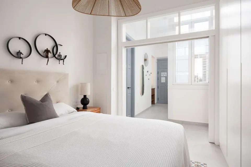 Apartament z odrestaurowanym charakterem w Maladze — zdjęcie 16 z 16