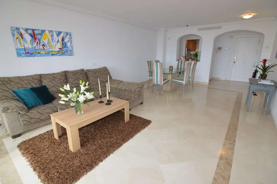Penthouse przy polu golfowym w Benahavís — zdjęcie