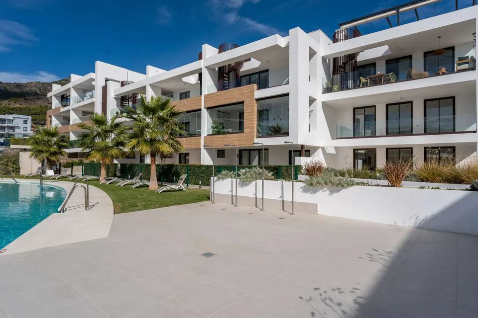 Apartamenty z widokiem na morze w Benalmádena Pueblo — zdjęcie