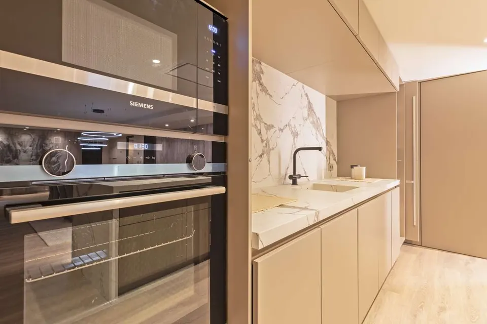 Apartament w sercu Puerto Banús w Marbelli — zdjęcie