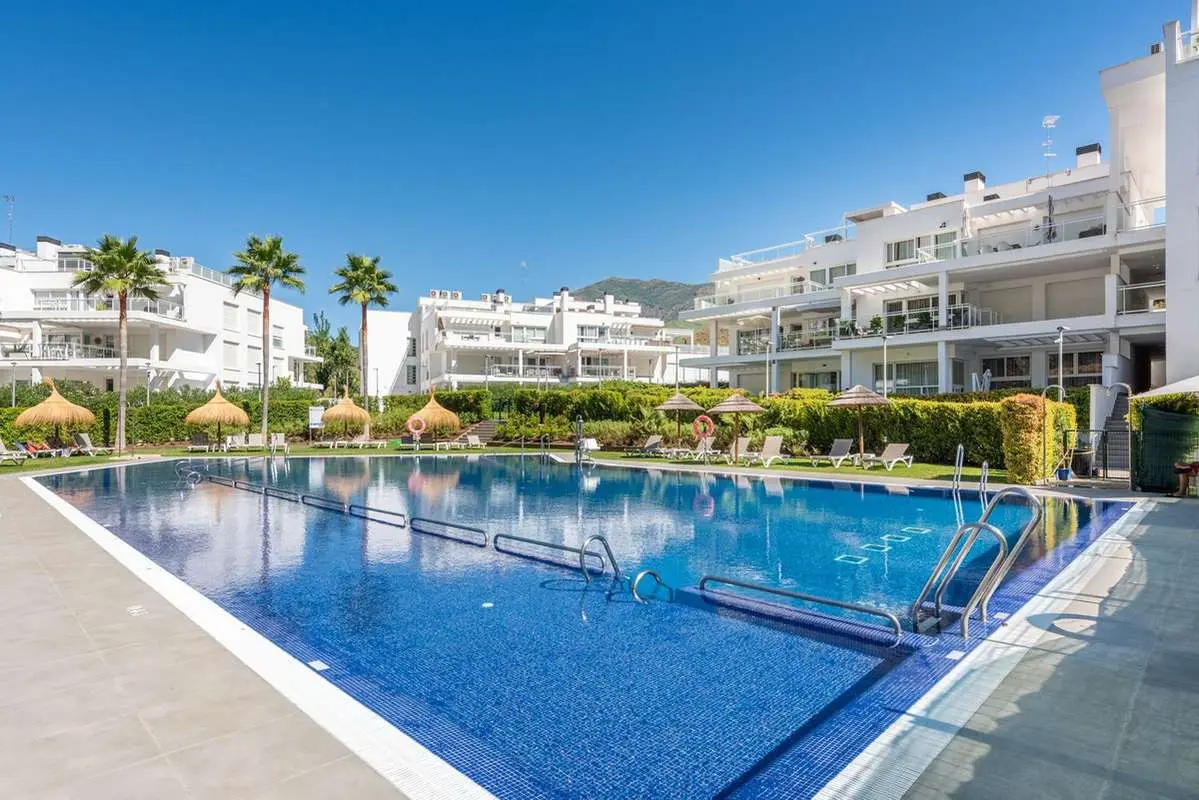 Apartament z basenem w Benahavís