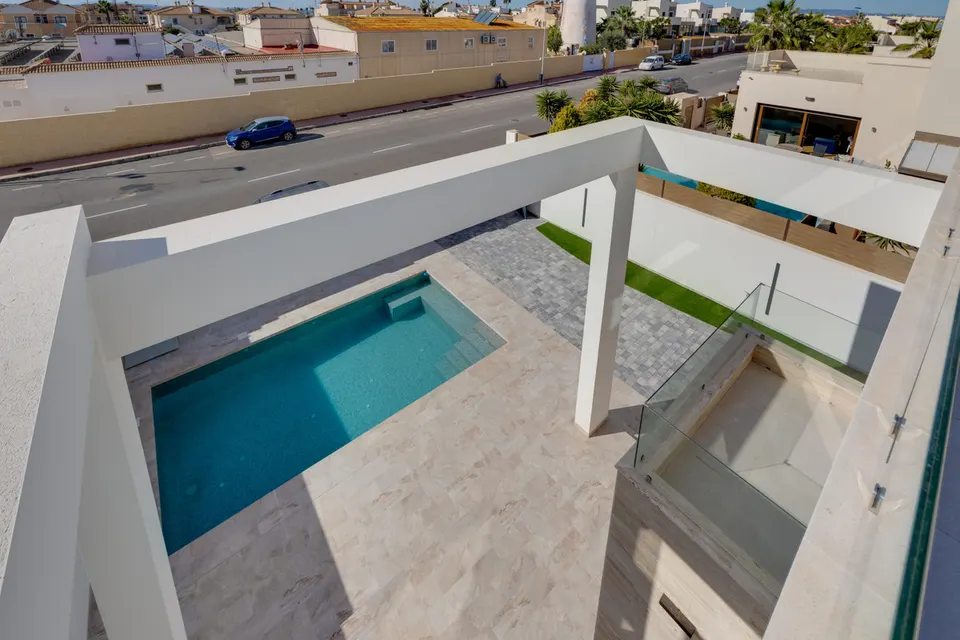 Nowe wille w Torrevieja — zdjęcie 14 z 16
