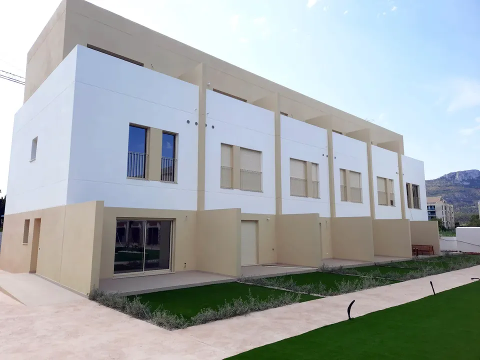 Nowe domy szeregowe w Dénia — zdjęcie 4 z 11
