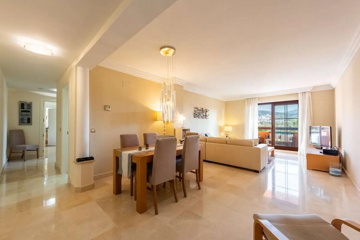 Apartament naturalne światło w Benahavís