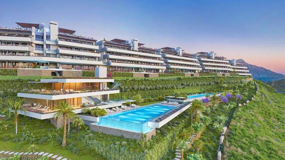 Penthouse z prywatnym basenem w Benahavís — zdjęcie