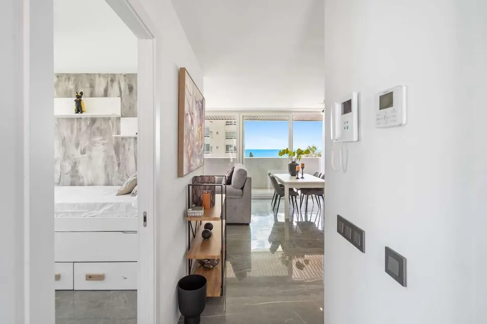 Apartament przy plaży w Benalmádenie — zdjęcie