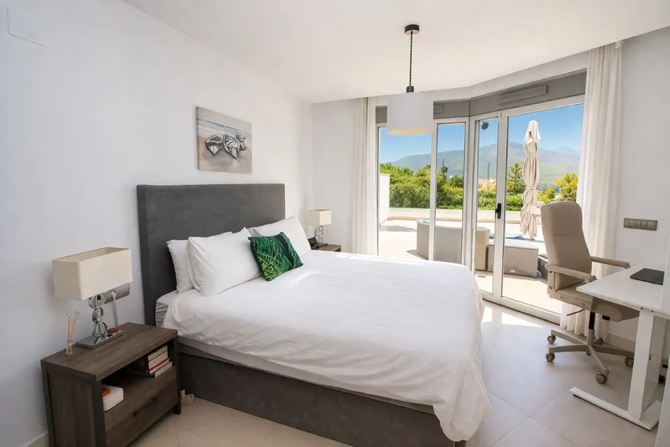 Apartament z tarasem w Mijas — zdjęcie